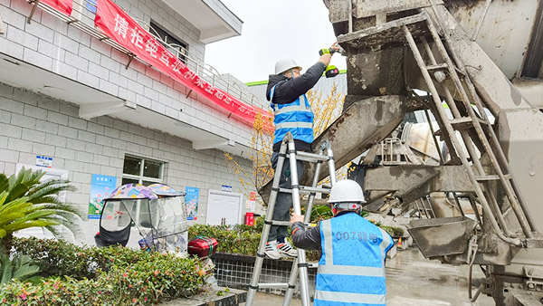 服務(wù)現(xiàn)場(1)